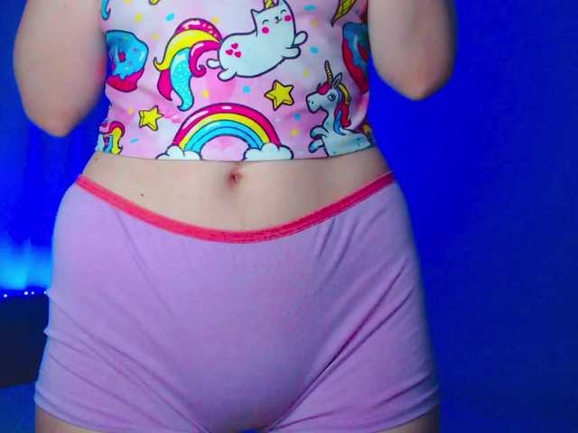 Emelicristal live cam on BongaCams