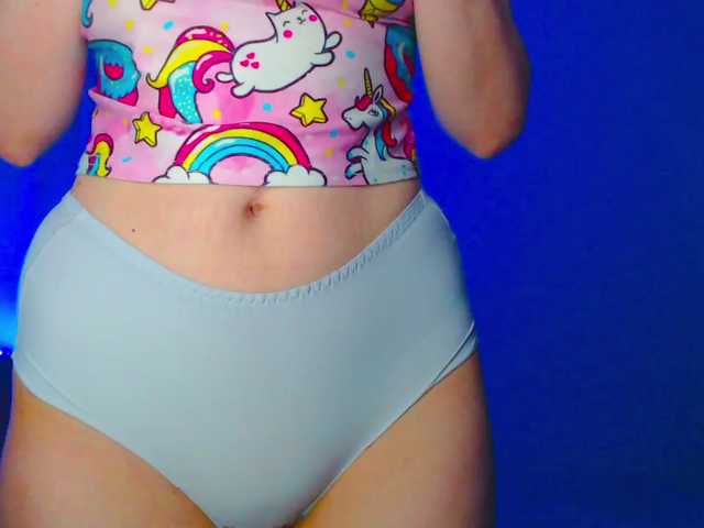 Emelicristal live cam on BongaCams