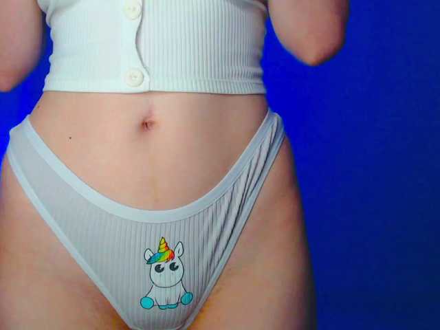 Emelicristal live webcam show