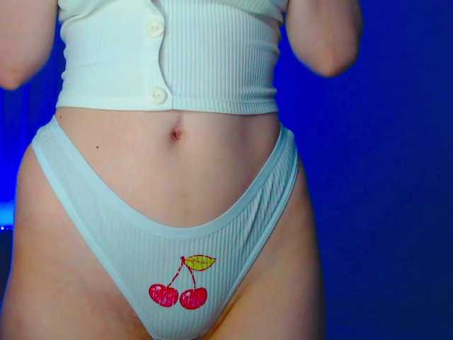 emelicristal live sex show