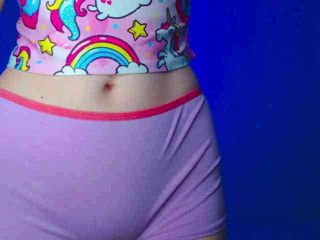 Emelicristal Live Webcam on BongaCams