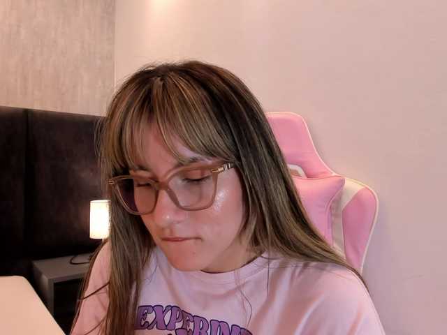 Freyaa25's BongaCams show and profile