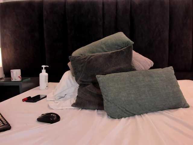 Freyaa25 live cam on BongaCams