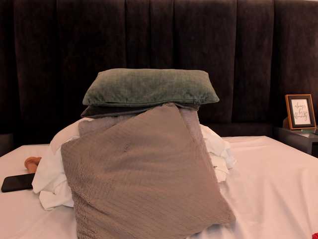 Freyaa25 live cam on BongaCams