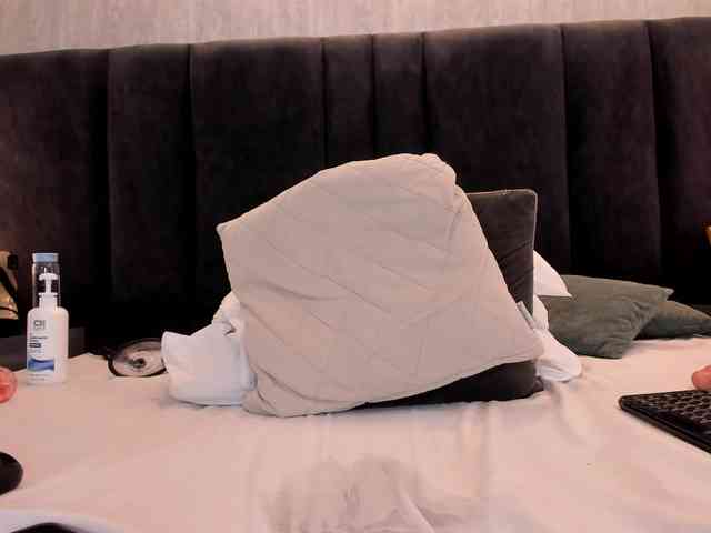 Freyaa25 webcam