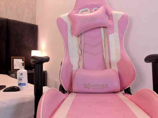 Freyaa25 Live Webcam on BongaCams