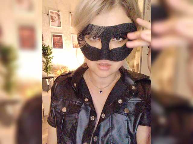 LOVEMENOW23 live cam on BongaCams