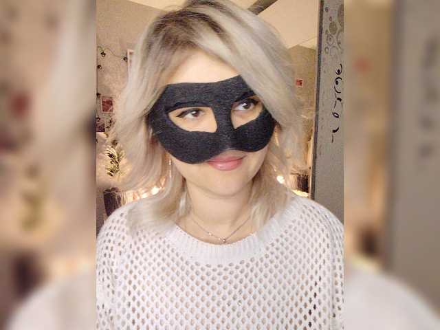 LOVEMENOW23 live cam on BongaCams