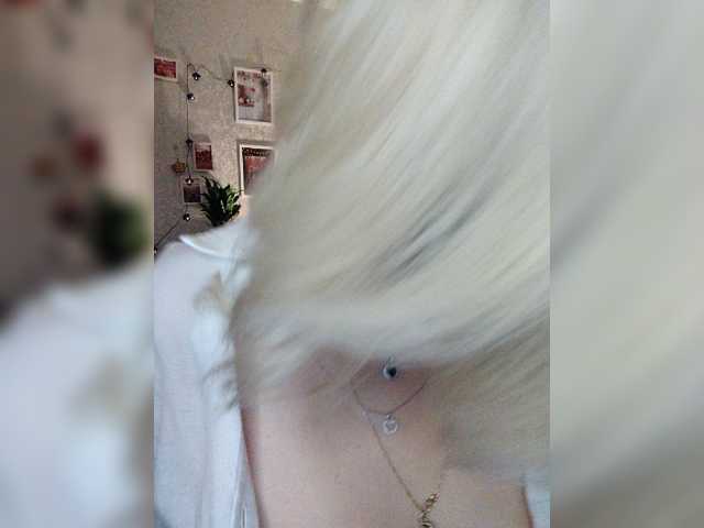 LOVEMENOW23 live cam on BongaCams