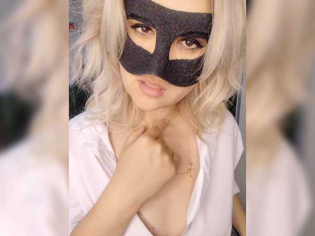 LOVEMENOW23 live cam on BongaCams