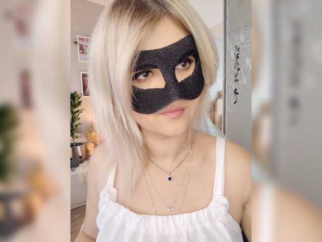 LOVEMENOW23 live cam on BongaCams