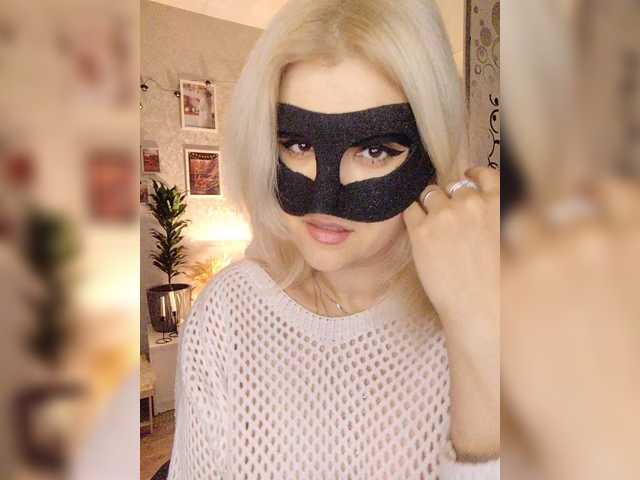 LOVEMENOW23 live cam on BongaCams