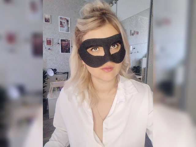 LOVEMENOW23 live cam on BongaCams