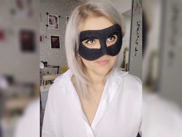 LOVEMENOW23 live cam on BongaCams