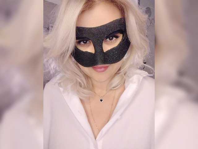 LOVEMENOW23 live cam on BongaCams