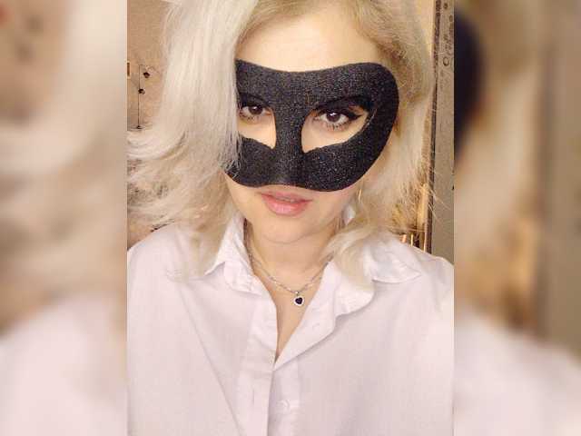 LOVEMENOW23 live cam on BongaCams