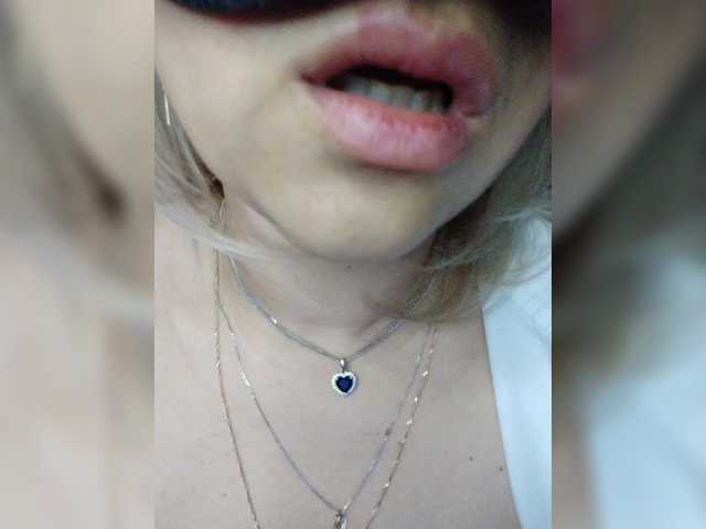 LOVEMENOW23, live now on BongaCams