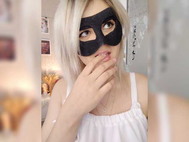 LOVEMENOW23 live cam on BongaCams