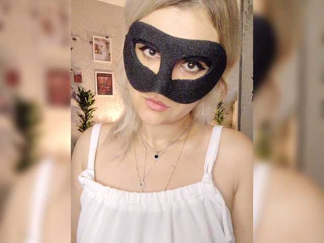 LOVEMENOW23 live cam on BongaCams