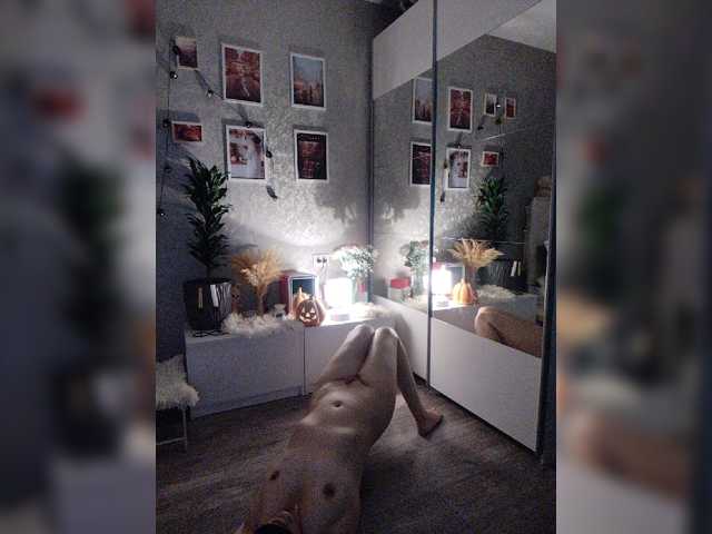 LOVEMENOW23, modèle webcam