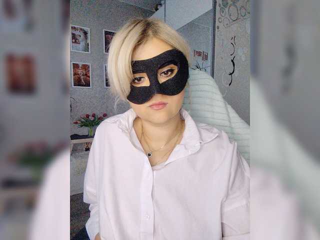 LOVEMENOW23 live cam on BongaCams