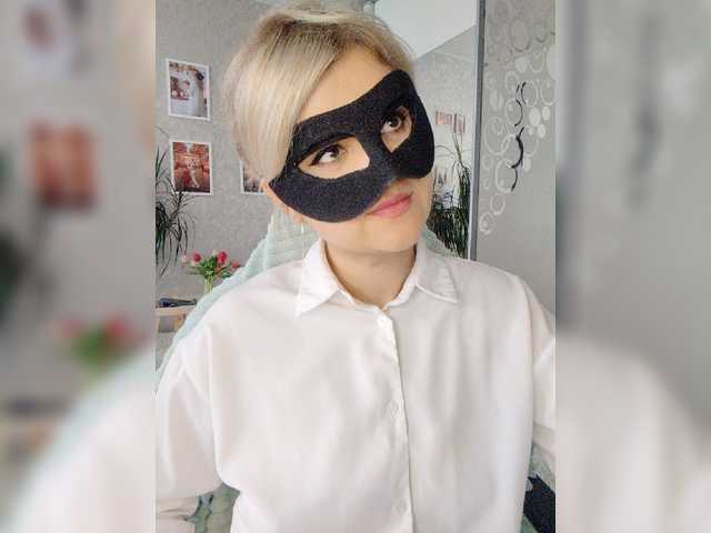 LOVEMENOW23 live cam on BongaCams
