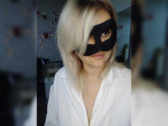 LOVEMENOW23 live cam on BongaCams
