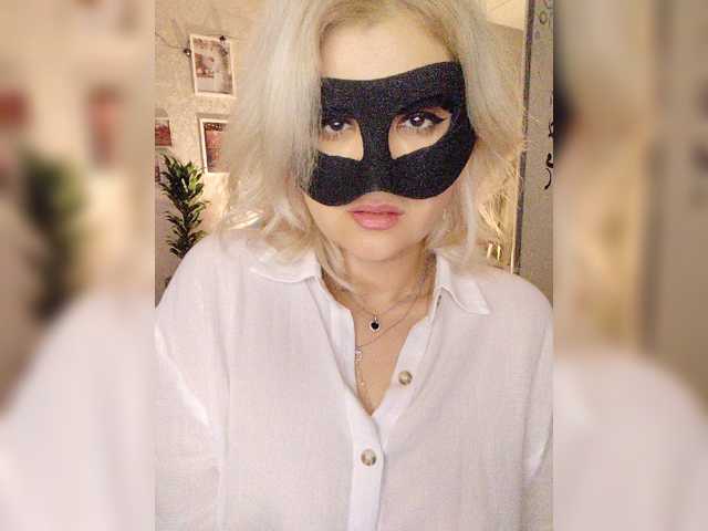 LOVEMENOW23 live cam on BongaCams