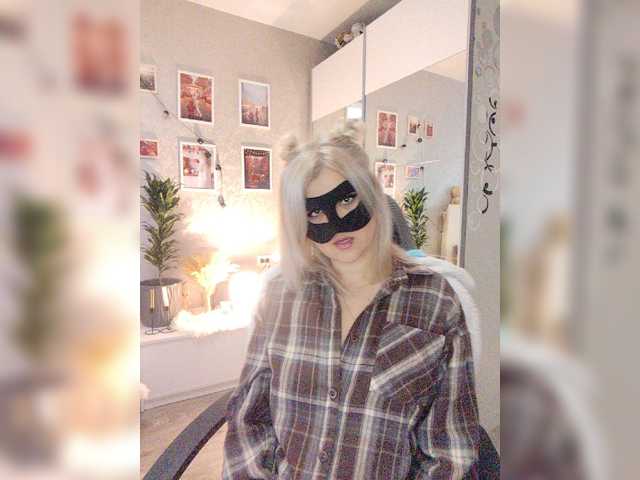 LOVEMENOW23 live cam on BongaCams