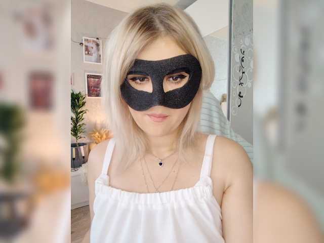 LOVEMENOW23 live cam on BongaCams
