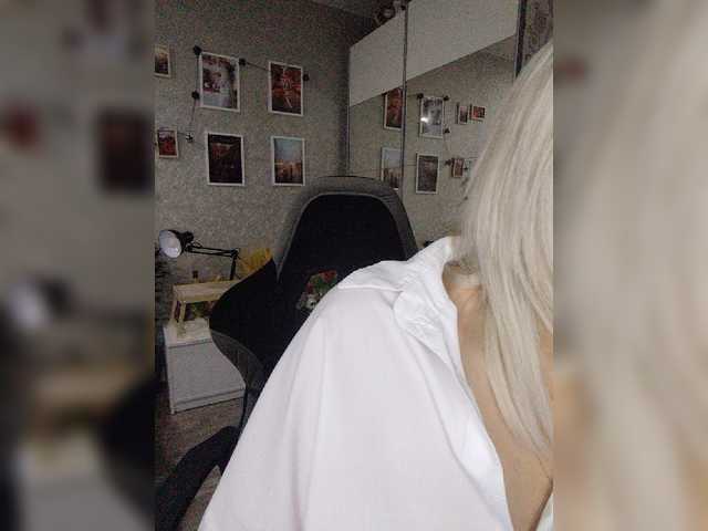 LOVEMENOW23 live cam on BongaCams