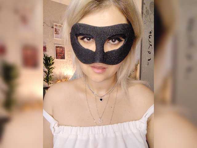 LOVEMENOW23 live cam on BongaCams