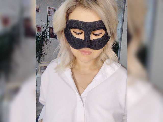 LOVEMENOW23 live cam on BongaCams