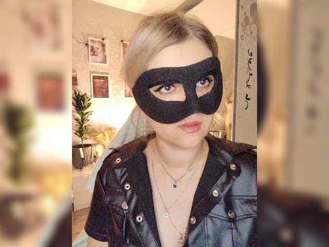 LOVEMENOW23 live cam on BongaCams