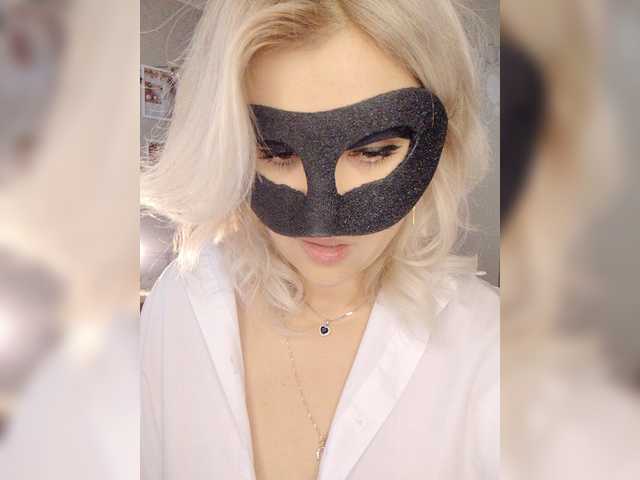 LOVEMENOW23 live cam on BongaCams
