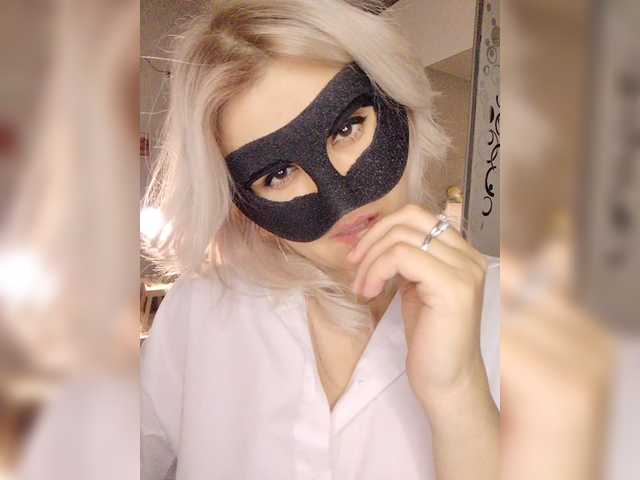 LOVEMENOW23 live cam on BongaCams