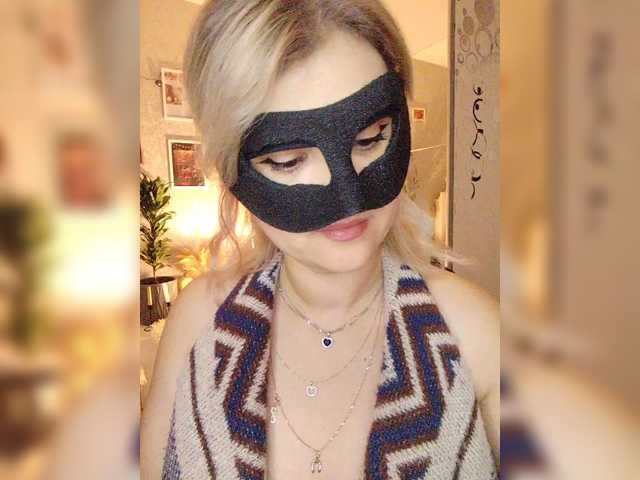 LOVEMENOW23 live cam on BongaCams