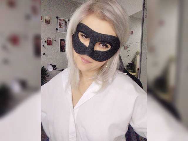 LOVEMENOW23 live cam on BongaCams