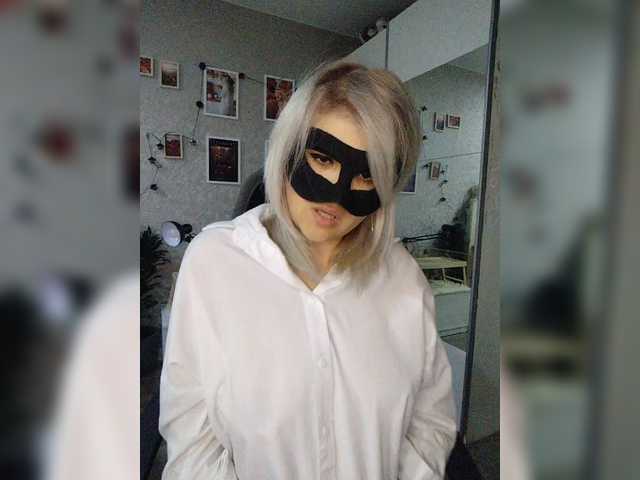 LOVEMENOW23 live cam on BongaCams