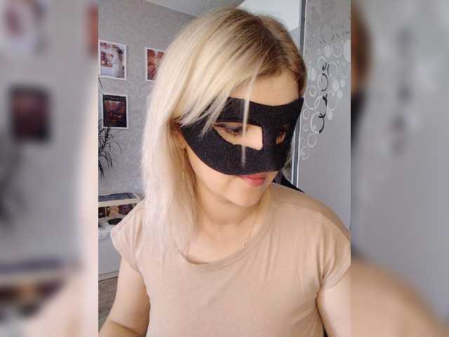 LOVEMENOW23 live cam on BongaCams
