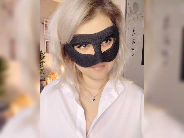 LOVEMENOW23 live cam on BongaCams