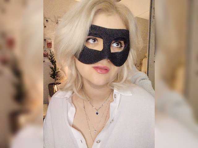 LOVEMENOW23 live cam on BongaCams