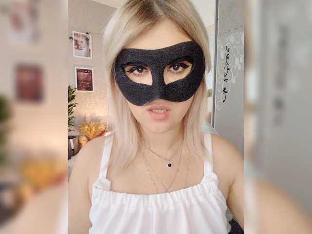 LOVEMENOW23 live cam on BongaCams