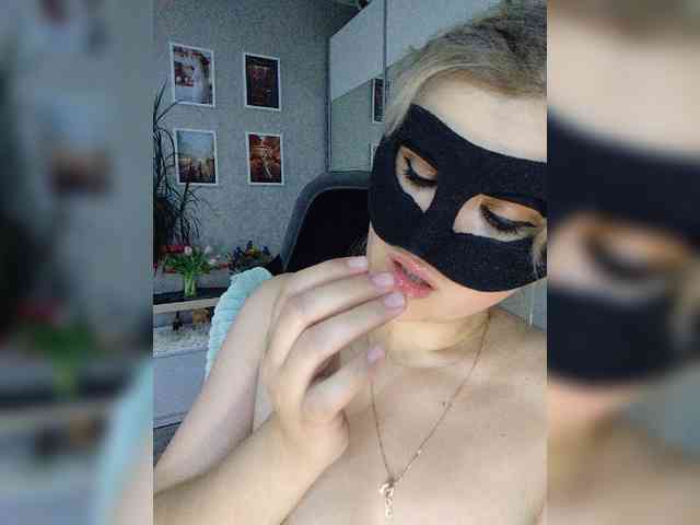 LOVEMENOW23 Sex Cam Show