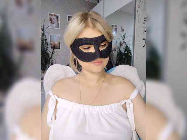 LOVEMENOW23 Sex Cam Show