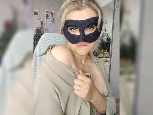 LOVEMENOW23 Sex Cam Show