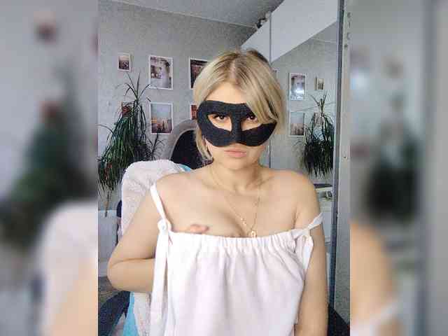 LOVEMENOW23 Sex Cam Show