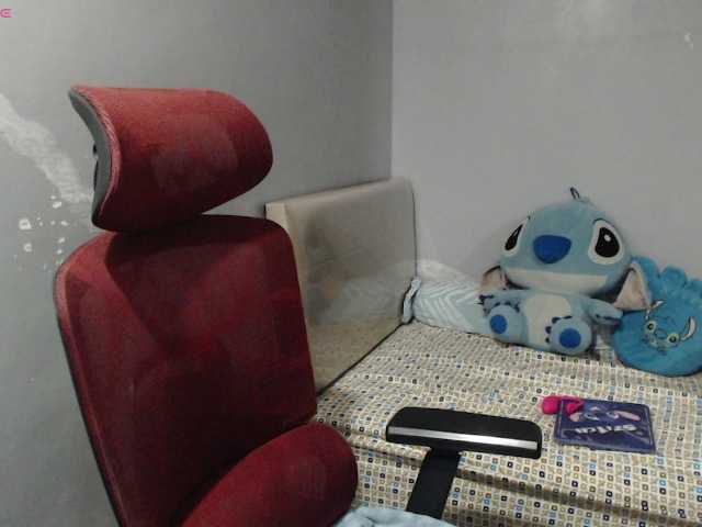 BubbleButtPinay live webcam show