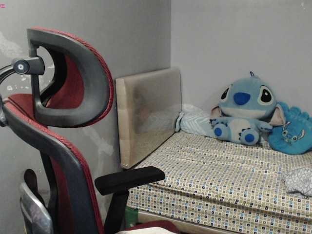 BubbleButtPinay live webcam show