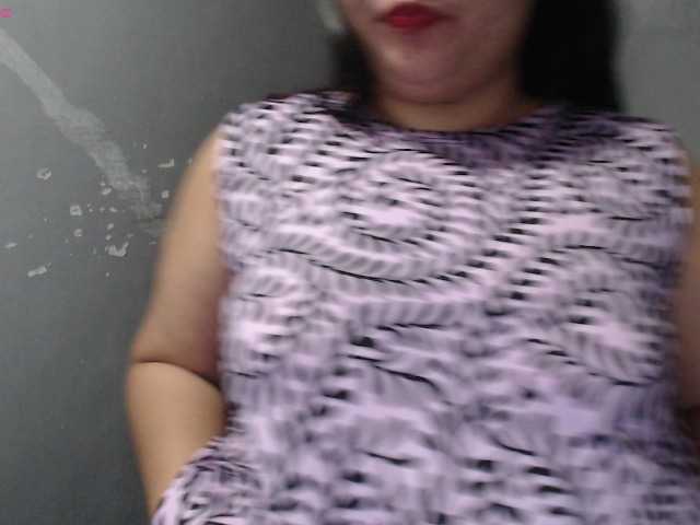 BubbleButtPinay live webcam show